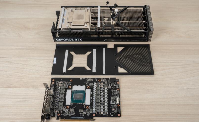 ROG Strix RTX4080SUPER OC Edtion显卡开箱评测 ROG Strix RTX4080SUPER OC Edtion显卡开箱评测