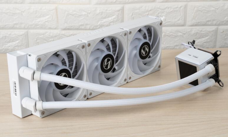 联力Galahad II LCD 360一体式水冷开箱评测 联力Galahad II LCD 360一体式水冷开箱评测