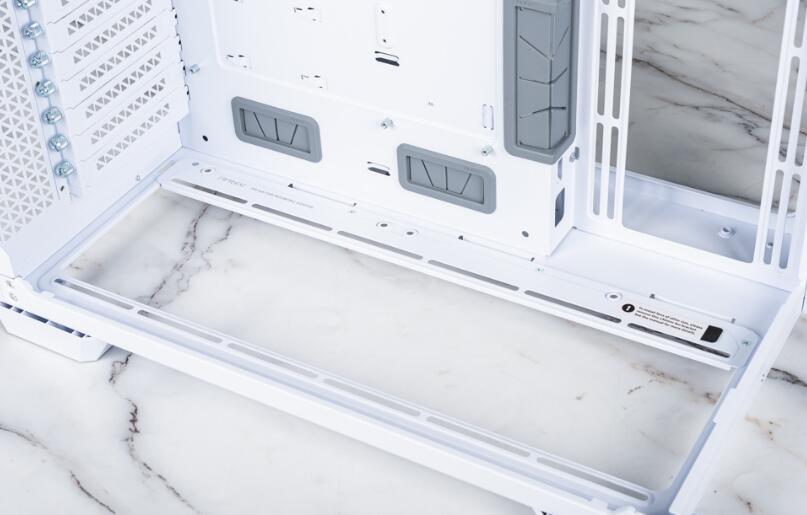 Antec C8 White机箱开箱评测 Antec C8 White机箱开箱评测