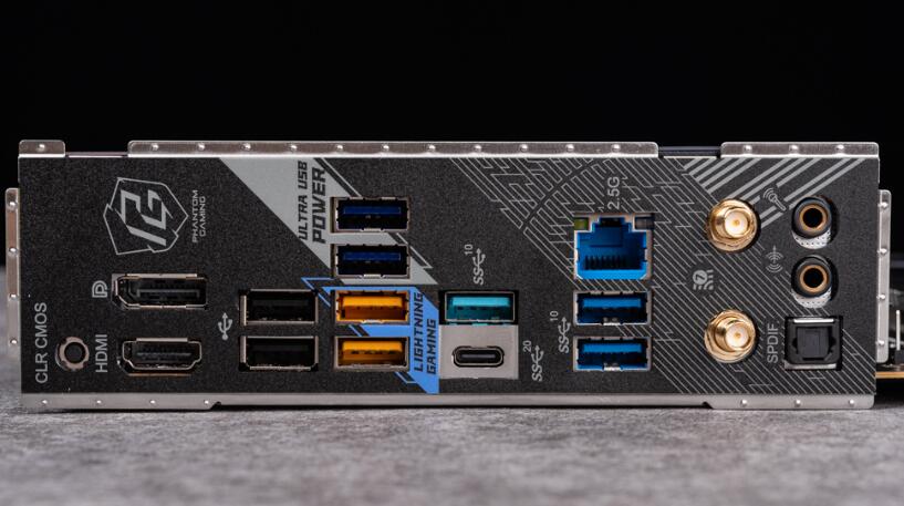 ASRock Phantom Gaming Z790 Nova WiFi开箱评测 ASRock Phantom Gaming Z790 Nova WiFi开箱评测