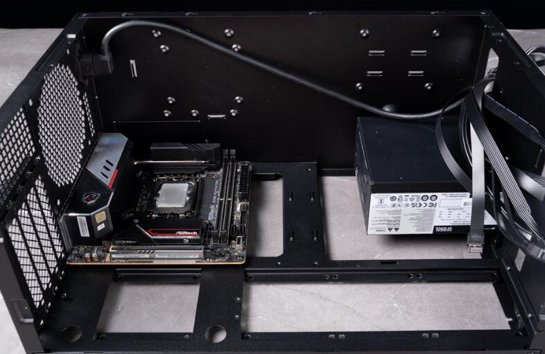 银欣SUGO 17机箱开箱评测 银欣SUGO 17机箱开箱评测