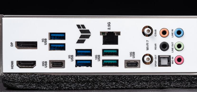 TUF GAMING Z790-BTF WIFI和RTX 4070 Ti SUPER BTF开箱评测