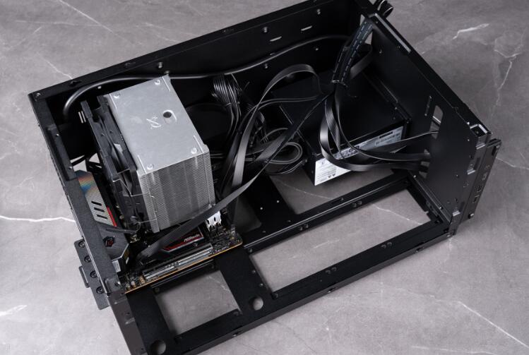 银欣SUGO 17机箱开箱评测 银欣SUGO 17机箱开箱评测