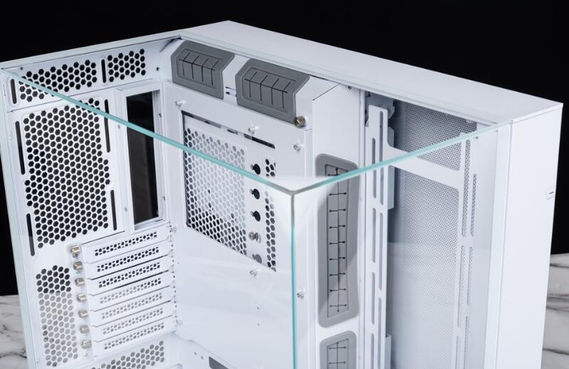 LIAN LI O11 VISION机箱开箱评测