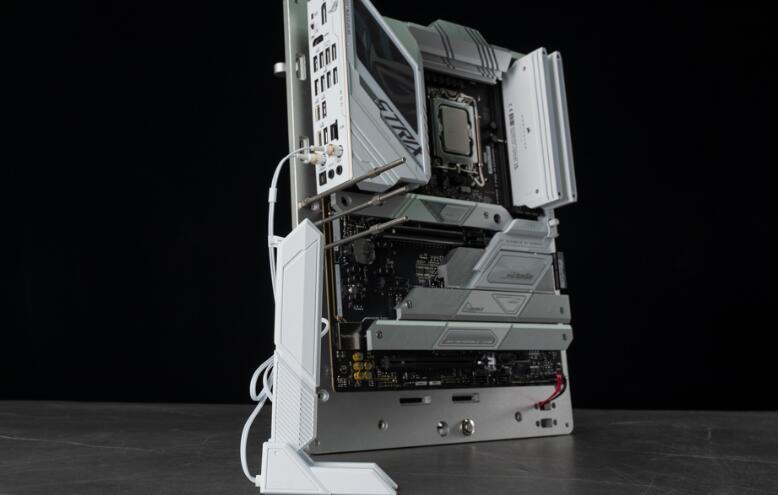 ASUS ROG STRIX Z790-A GAMING WIFI II主板开箱评测