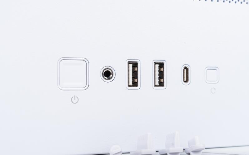 Antec C8 White机箱开箱评测 Antec C8 White机箱开箱评测