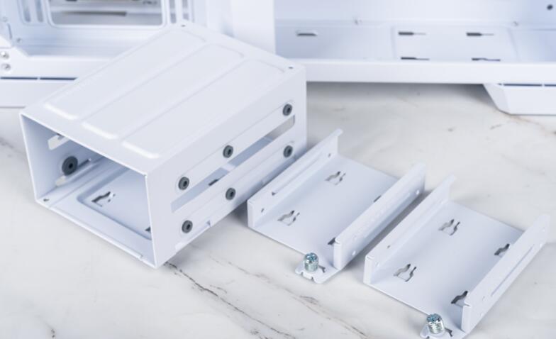 Antec C8 White机箱开箱评测 Antec C8 White机箱开箱评测