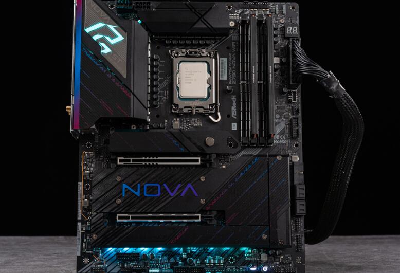 ASRock Phantom Gaming Z790 Nova WiFi开箱评测 ASRock Phantom Gaming Z790 Nova WiFi开箱评测