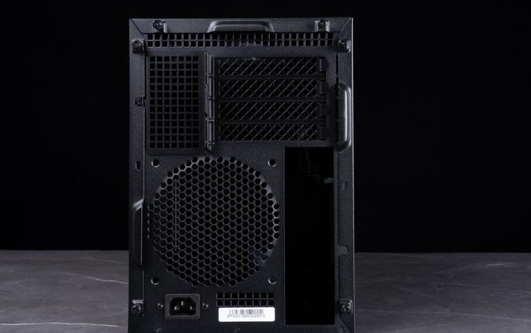 银欣SUGO 17机箱开箱评测 银欣SUGO 17机箱开箱评测