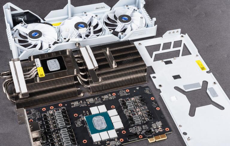 TUF GAMING Z790-BTF WIFI和RTX 4070 Ti SUPER BTF开箱评测