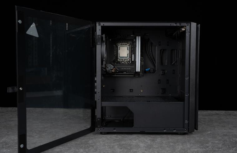 CORGAR美洲狮PURITY RGB迷你直立型机箱开箱评测 CORGAR美洲狮PURITY RGB迷你直立型机箱开箱评测