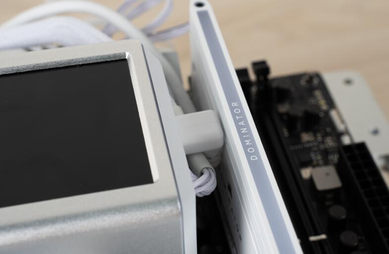 联力Galahad II LCD 360一体式水冷开箱评测 联力Galahad II LCD 360一体式水冷开箱评测