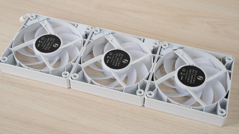 联力Galahad II LCD 360一体式水冷开箱评测 联力Galahad II LCD 360一体式水冷开箱评测