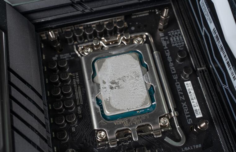 ROG Strix LC III 360 ARGB飞龙三代一体式水冷开箱评测 ROG Strix LC III 360 ARGB飞龙三代一体式水冷开箱评测