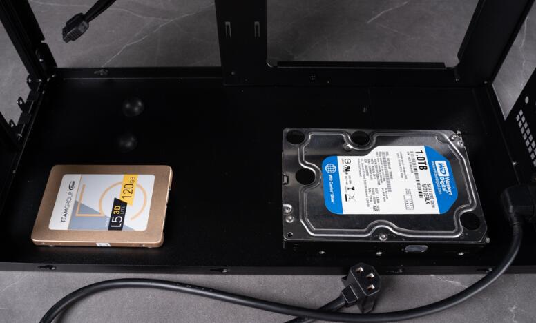 银欣SUGO 17机箱开箱评测 银欣SUGO 17机箱开箱评测