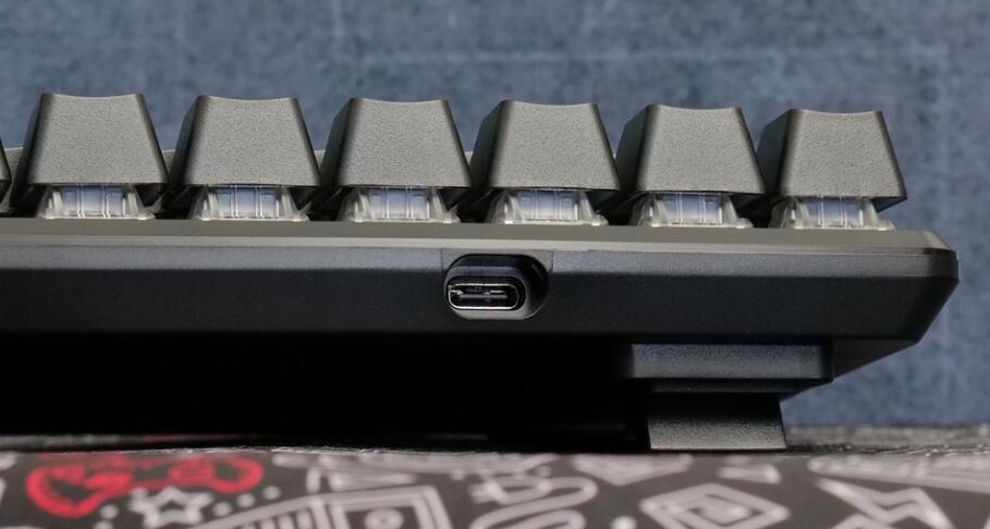 CORSAIR K65 Pro Mini电竞键盘