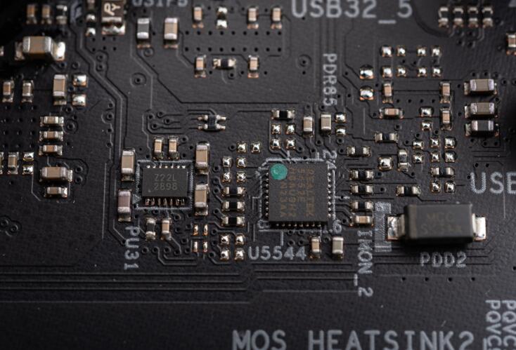 ASRock Phantom Gaming Z790 Nova WiFi开箱评测 ASRock Phantom Gaming Z790 Nova WiFi开箱评测