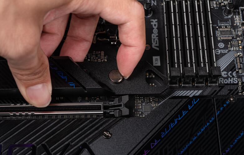 ASRock Phantom Gaming Z790 Nova WiFi开箱评测 ASRock Phantom Gaming Z790 Nova WiFi开箱评测