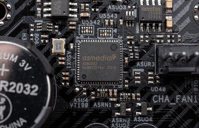 ASRock Phantom Gaming Z790 Nova WiFi开箱评测 ASRock Phantom Gaming Z790 Nova WiFi开箱评测