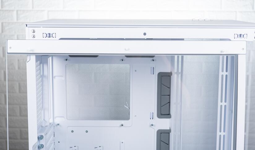 Antec C8 White机箱开箱评测 Antec C8 White机箱开箱评测