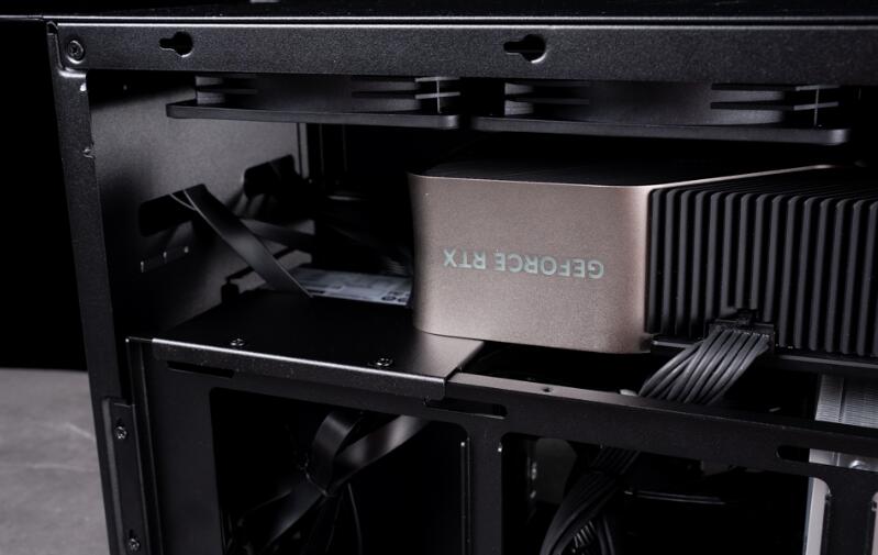 银欣SUGO 17机箱开箱评测 银欣SUGO 17机箱开箱评测