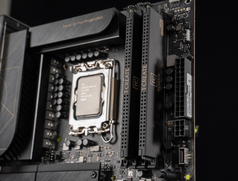 ASUS ProArt Z790-CREATOR WIFI主板开箱评测 ASUS ProArt Z790-CREATOR WIFI主板开箱评测