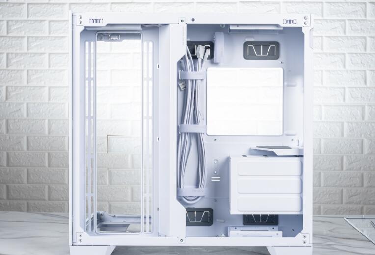 Antec C8 White机箱开箱评测 Antec C8 White机箱开箱评测