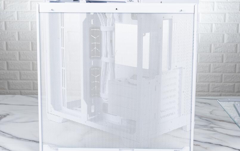 Antec C8 White机箱开箱评测 Antec C8 White机箱开箱评测