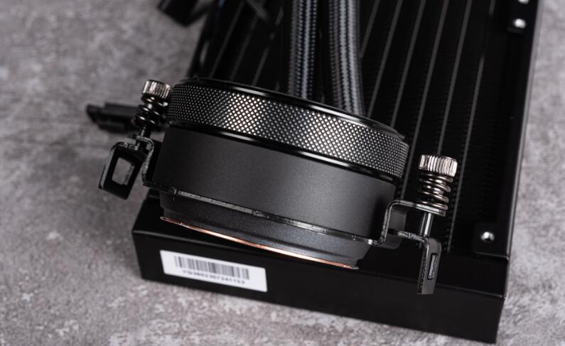 InWin MR36水冷散热器开箱评测 InWin MR36水冷散热器开箱评测