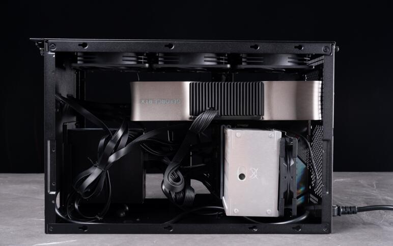 银欣SUGO 17机箱开箱评测 银欣SUGO 17机箱开箱评测