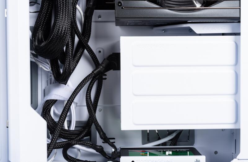 Antec C8 White机箱开箱评测 Antec C8 White机箱开箱评测