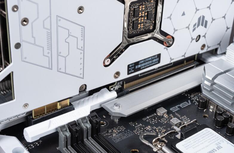 TUF GAMING Z790-BTF WIFI和RTX 4070 Ti SUPER BTF开箱评测