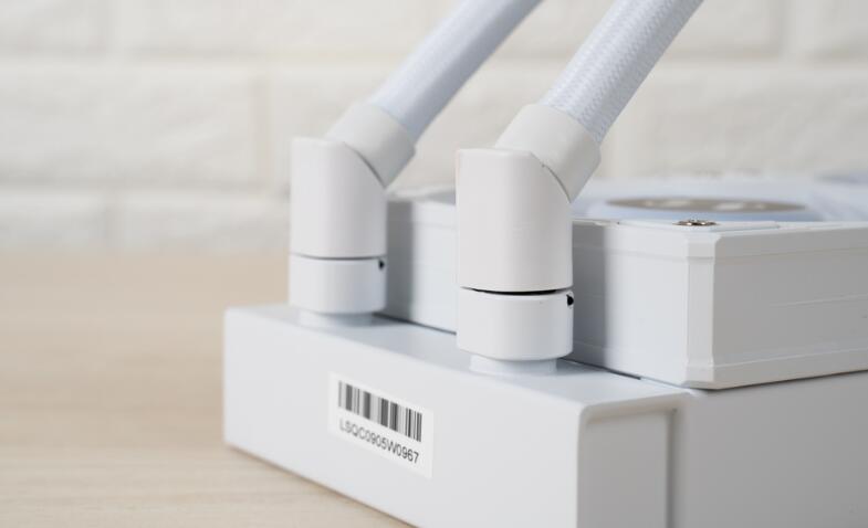 联力Galahad II LCD 360一体式水冷开箱评测 联力Galahad II LCD 360一体式水冷开箱评测